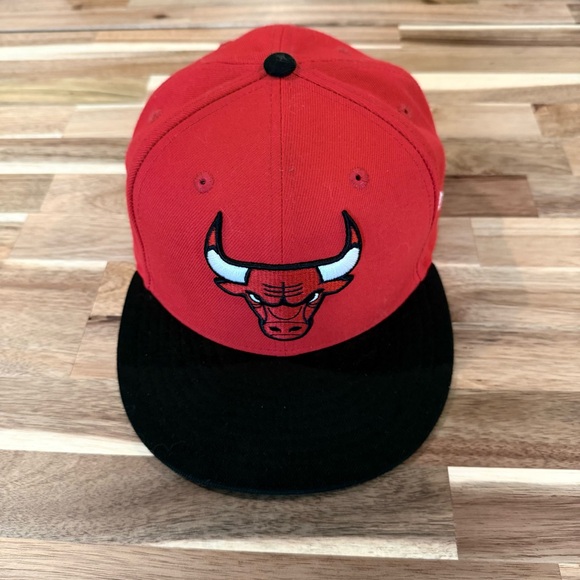 New Era Chicago Bulls Red and Black Flat Brim Snapback Hat - Picture 4 of 10